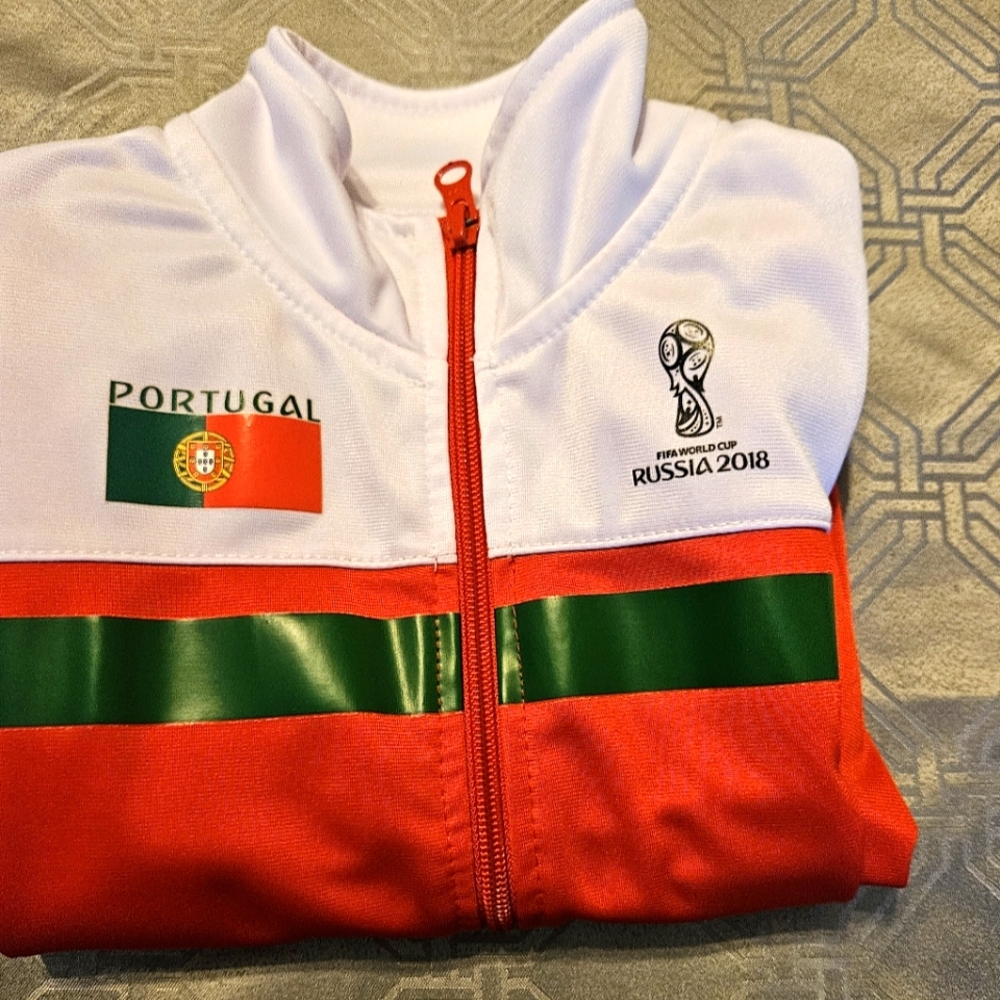 Official Portugal fan jacket, 2018 World Cup, size 4t
